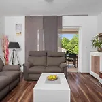 Stella Villa *